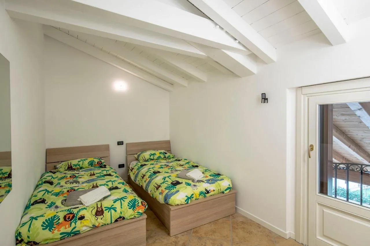 100% Design Villa Desenzano del Garda 0*,